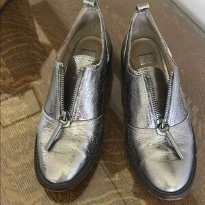 Louise et Cie pewter leather shoes. EUC 6.5